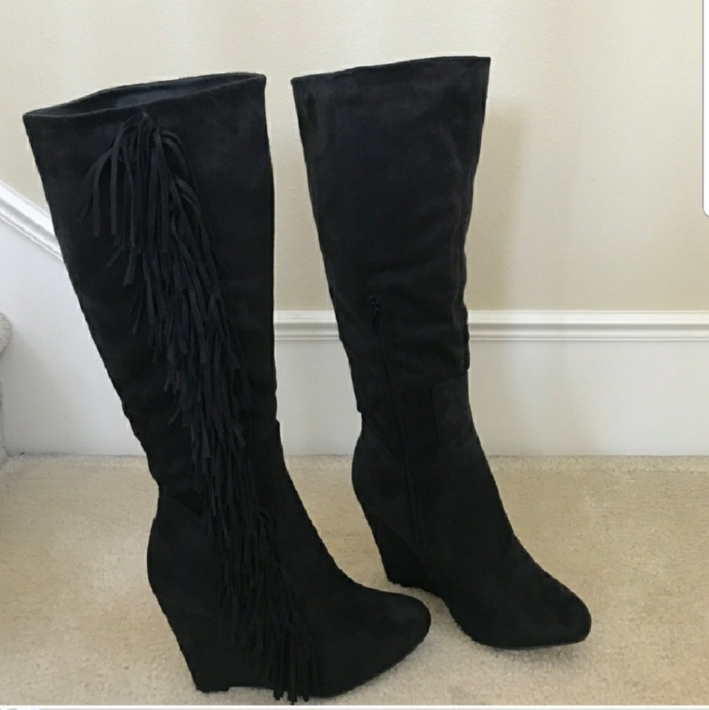 Black fringe boots
